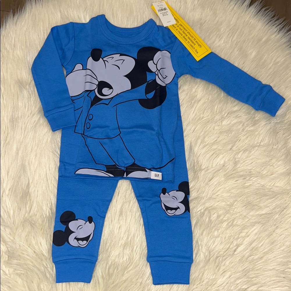 NWT! GAP Baby Disney Mickey Mouse Pajama set 12-18 months NEW! Top & Bottom